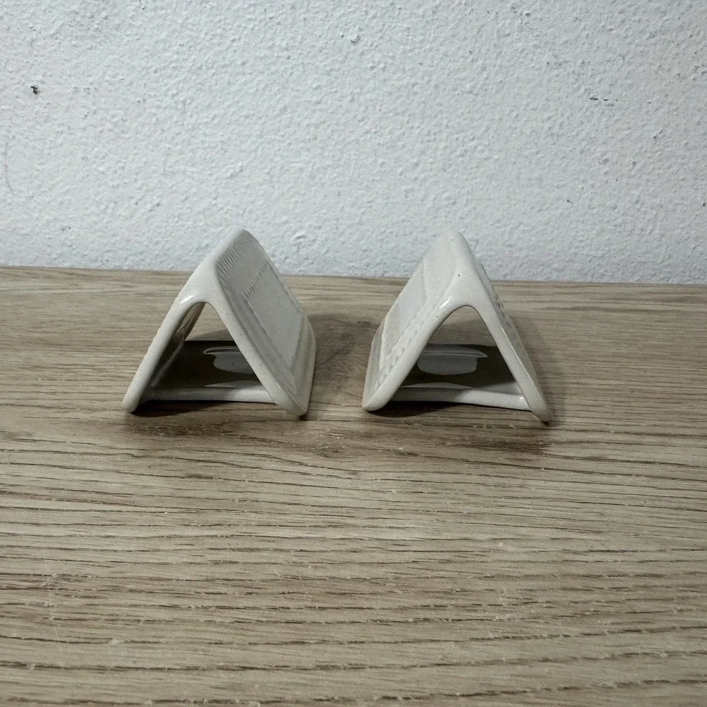 Hearth & Hand Placecard Holders Ceramic Triangle Dry Erase Name Plates Set of 2‎